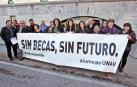 Los afectados por recortes de	becas presentan otra demanda judicial