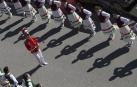 Parte del grupo de mujeres que bailó en el Día de Bolantes de 2016, durante el pasacalles.