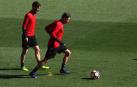 Osasuna y Sporting rivalizan sus males