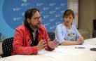 De izquierda a derecha, Diego Ramírez y la edil Silvia Cepas, ayer en el Ayuntamiento de Tudela.