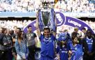 Imágenes de la celebración de los jugadores del Chelsea tras recibir el trofeo de campeón de la liga inglesa