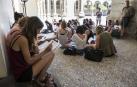 Los sindicatos en bloque piden que Educación retire la acreditación de interinos