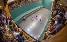 El trinquete del Club de Tenis durante la final del año pasado entre Larretche-Cambos y Laskoiti-Menéndez.