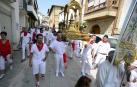 Imágenes de la procesión en fiestas de Artajona.