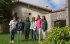 Jóvenes restauran tres casas parroquiales en Larráun