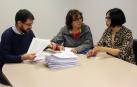 Médicos navarros colgados del móvil