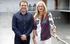 Aitor Arregui Montalvo (mediador) e Inmaculada Unzué Goñi (sordociega), ayer en el Parlamento foral.