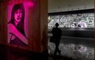 El diseñador gráfico trajo su obra a Pamplona, al centro de la Universidad de Navarra.