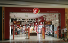 Douglas cierra la compra de 102 tiendas de Perfumerías If a Eroski