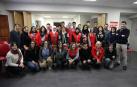 Alumnos, responsables de la escuela taller y representantes de los centros adheridos a la iniciativa posaron juntos en la cita que tuvo lugar ayer en la sede de Cruz Roja Tudela.