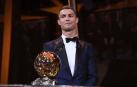Cristiano Ronaldo recibe su quinto Balón de Oro e iguala a Lionel Messi