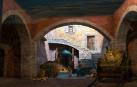 Once dioramas y dos grandes belenes integran la exposición de la Asociación de Belenistas Santa Ana de la capital ribera que ayer abrió sus puertas. Un montaje navideño de un pueblo costero es la “sorpresa” de la 23 edición de esta tradicional muestra