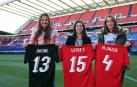 Las futbolistas navarras, unidas por un fin