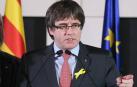 Puigdemont propone a Rajoy reunirse fuera de España