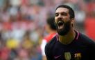 Arda Turan renuncia a la selección turca tras agredir a un periodista