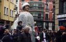 Imágenes del recorrido de los gigantes y cabezudos de Pamplona por San Saturnino