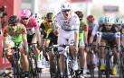 Kristoff lidera la Vuelta a Abu Dabi tras ganar la primera etapa
