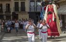 Cuatro parejas de gaiteros de Estella quieren un reparto justo con los gigantes