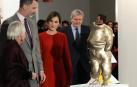 Los Reyes han llegado este jueves a Ifema para la inauguración de la feria ArcoMadrid '18 en su tradicional visita que, en esta ocasión, estaba marcada por la retirada de una obra de la galería Helga de Alvear.