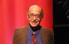"La soledad no se combate con consumo", asegura el pediatra suizo Remo H. Largo