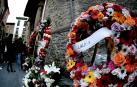 Un pequeño altar recuerda al ertzaina muerto el jueves junto a San Mamés