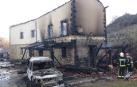 Un incendio calcina una vivienda y dos vehículos en Gorraiz de Arce