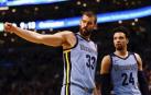 Marc Gasol roza el 'triple-doble' en una noche acertada de Ibaka