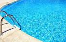 Hallan en piscinas de Navarra una bacteria que puede causar daños
