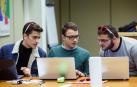 Una veintena de estudiantes del grado y máster en Ingeniería Informática de la Universidad Pública de Navarra participaron en la edición 2018 del evento de Google #Hash Code, un desafío internacional “online” de programación organizado por la compañía norteamericana para resolver un problema real de ingeniería y que les enfrentó con más de 30.000 personas repartidas por todo el mundo.