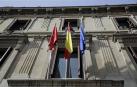 El Parlamento debe pagar 5.566 euros por la bandera republicana