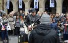 La fundación Walk on Project (WOP) ha grabado una flashmob este domingo en la plaza del Castillo de Pamplona para concienciar sobre la necesidad de investigar las enfermedades degenerativas.