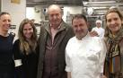 El Rey Juan Carlos visita el restaurante de Martín Berasategui