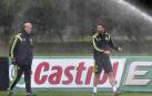 Xabi Alonso, junto a Del Bosque en un entrenamiento