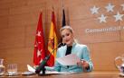 Cifuentes defiende la "legalidad y transparencia" del título de su máster