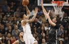 Mirotic, Calderón y Pau Gasol colaboran en el resurgir de sus equipos