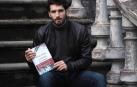Álvaro Arbina: “No he escrito una novela para devorar, sino para degustar”