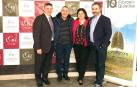 El Castillo de Gorráiz acogió la quinta edición de la Gala Benéfica a favor de la Asociación Navarra de Fibrosis Quística. Una cita cuyo objetivo es mantener el programa de fisioterapia, fundamental para el avance en una enfermedad que afecta a uno de cada trescientos nacimientos. Los asistentes disfrutaron de una agradable cena y una sesión de monólogos.
