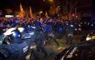 En una concentración convocada por la izquierda independentista, los Mossos han cargado contra los manifestantes