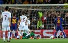 El Barcelona encarrila la eliminatoria a trompicones