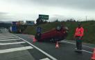 Vuelca un vehículo en la autovía A-15 a la salida de Zizur