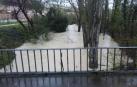 La lluvia de las últimas horas deja ríos desbordados y carreteras cortadas en Navarra