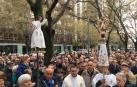 La lluvia cesa en Pamplona para recibir al Ángel de Aralar