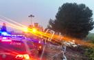 Herido grave un camionero tras salirse de la vía y volcar en la AP-15 en Marcilla