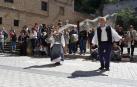 48 claveles rojos en homenaje a los fusilados en el 36 en Estella