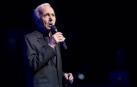 Aznavour se sobrepone a todo y triunfa en el Liceu a los 94 años