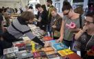 Numeroso puestos de librerías ofrecieron descuentos a los navarros en la Avenida Carlos III