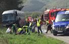 Ha ocurrido este domingo a las 9.36 horas de la mañana. El fallecido, un varón de unos 70 años, conducía el turismo, en el que viajaba solo. El autobús trasladaba a seis pasajeros