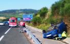Herido tras volcar su vehículo en la A-12 a la altura de Puente la Reina