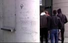 Aparecen pintadas en la fachada de la Audiencia de Navarra