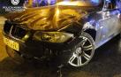Aparatoso accidente sin heridos en la glorieta de la calle Tajonar